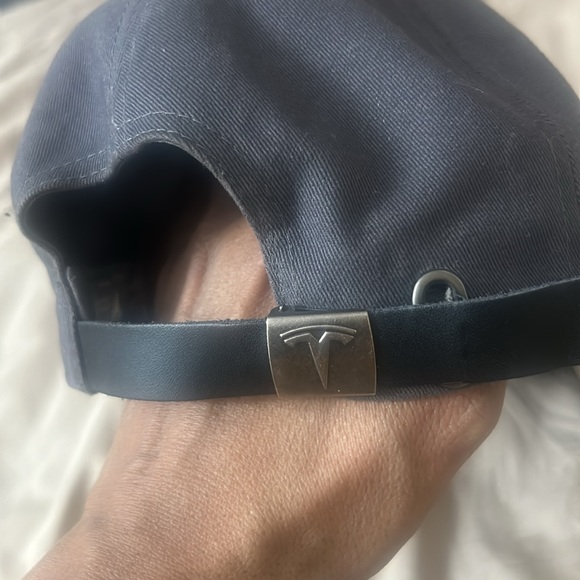 Cap Tesla - Picture 3 of 7